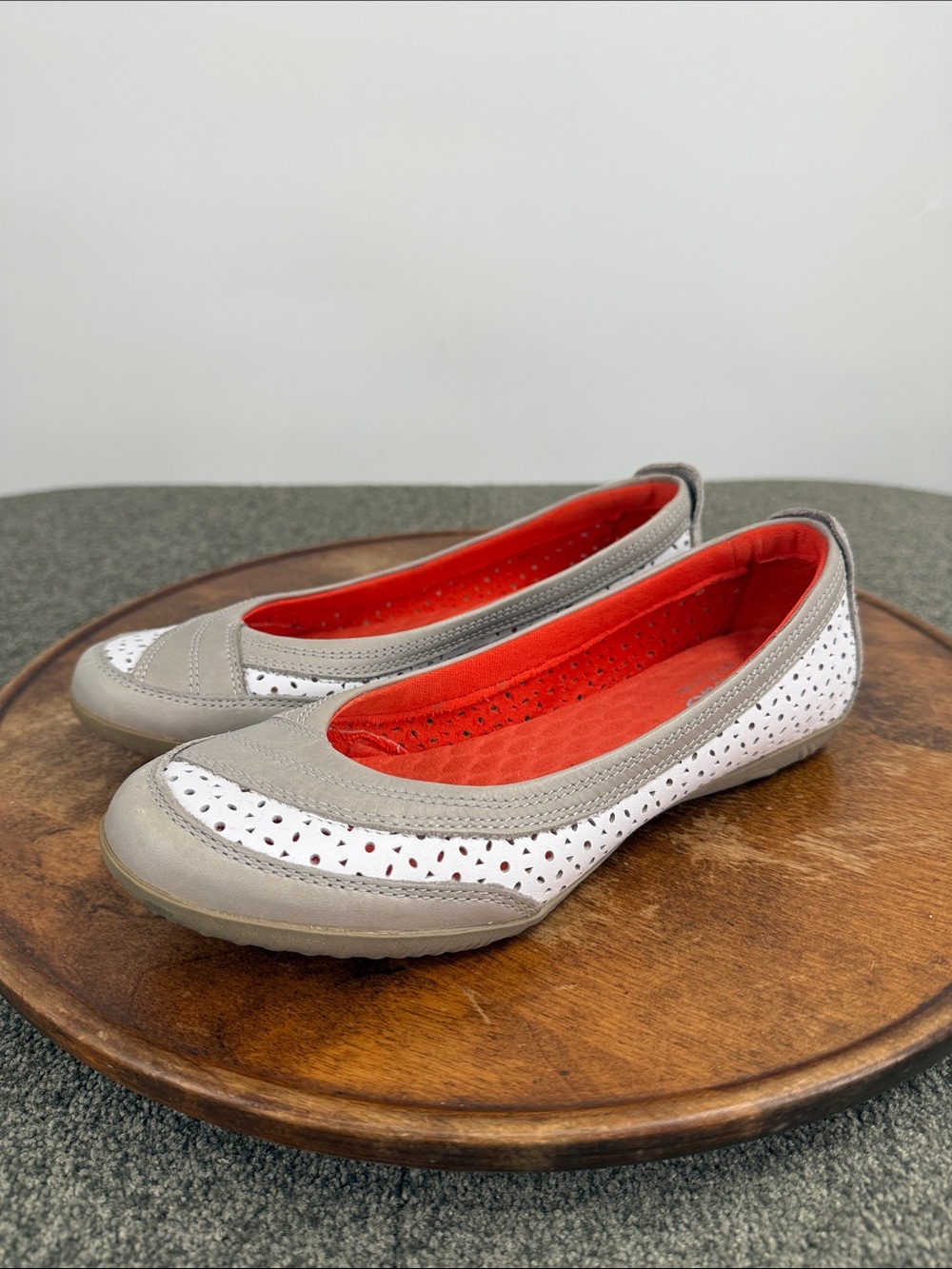 Privo Clarks Shoes Wm 7.5 M White Leather Ballet Sneaker Flats Slip On